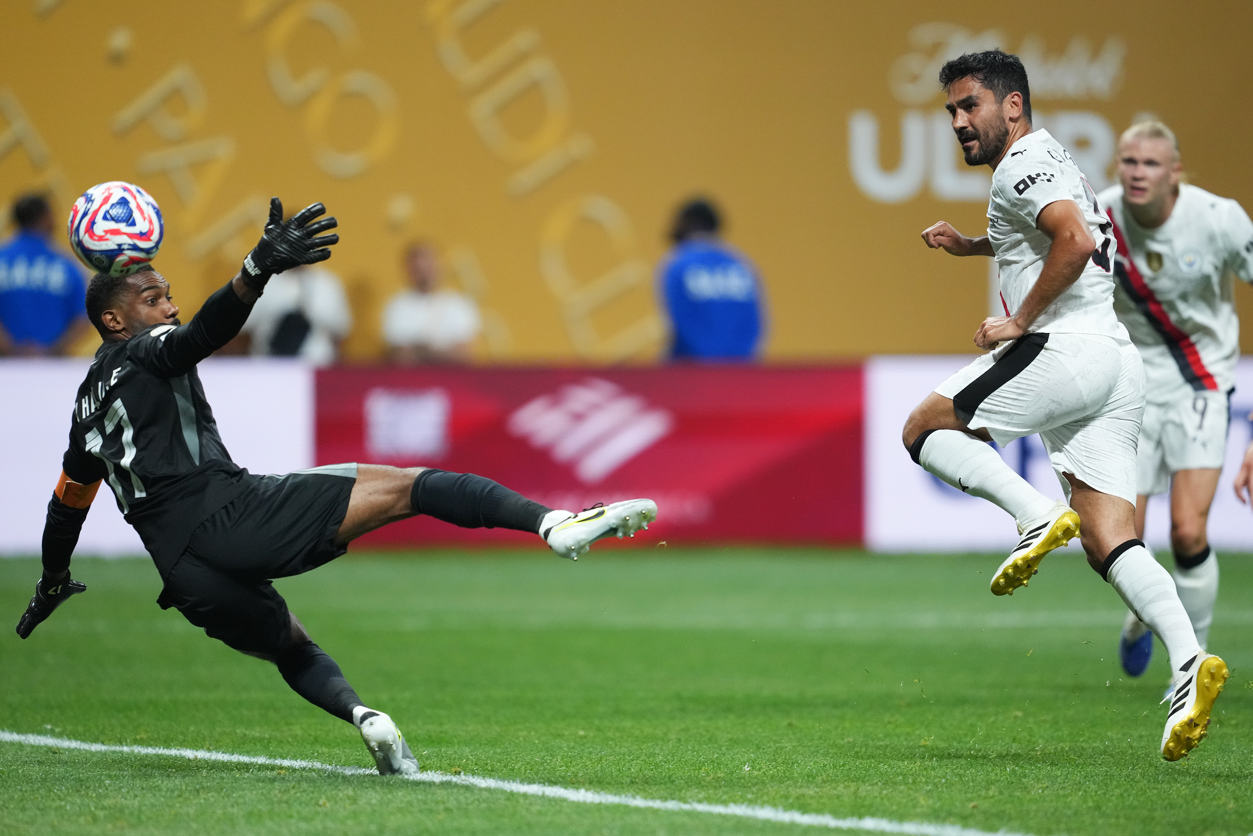 足球世界瞩目的一场比赛即将上演 足球世界瞩目的一场比赛即将上演