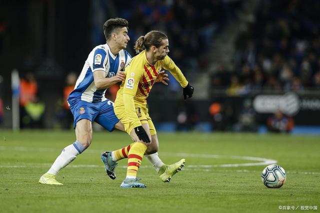 包含巴拉多利德主场逼平西班牙人，积分榜稳定的词条