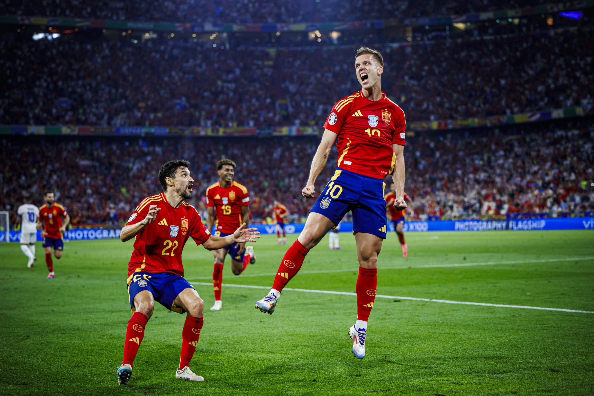 开云体育官方登录入口-西班牙联赛即将迎来一场精彩的对决