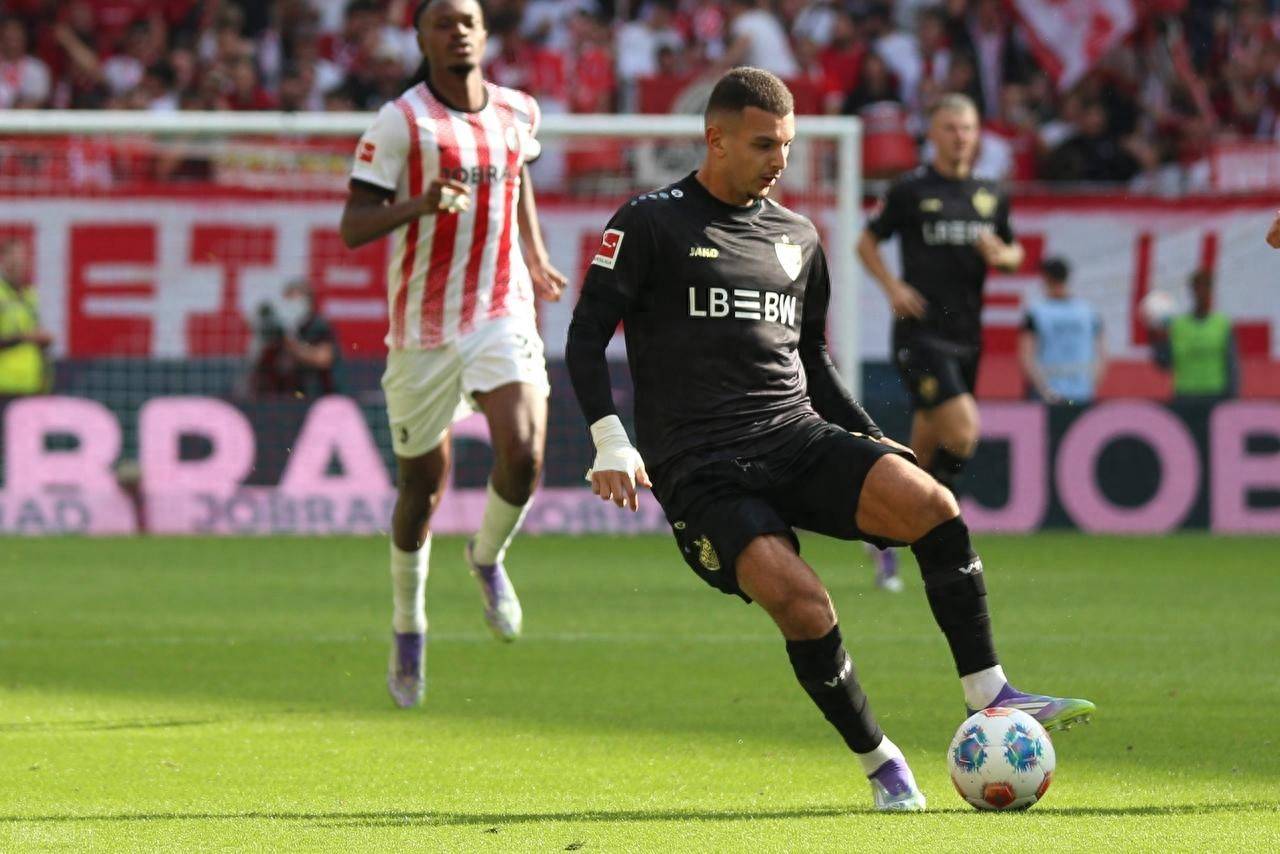 斯图加特球队实现重生，勇夺宝贵三分的简单介绍