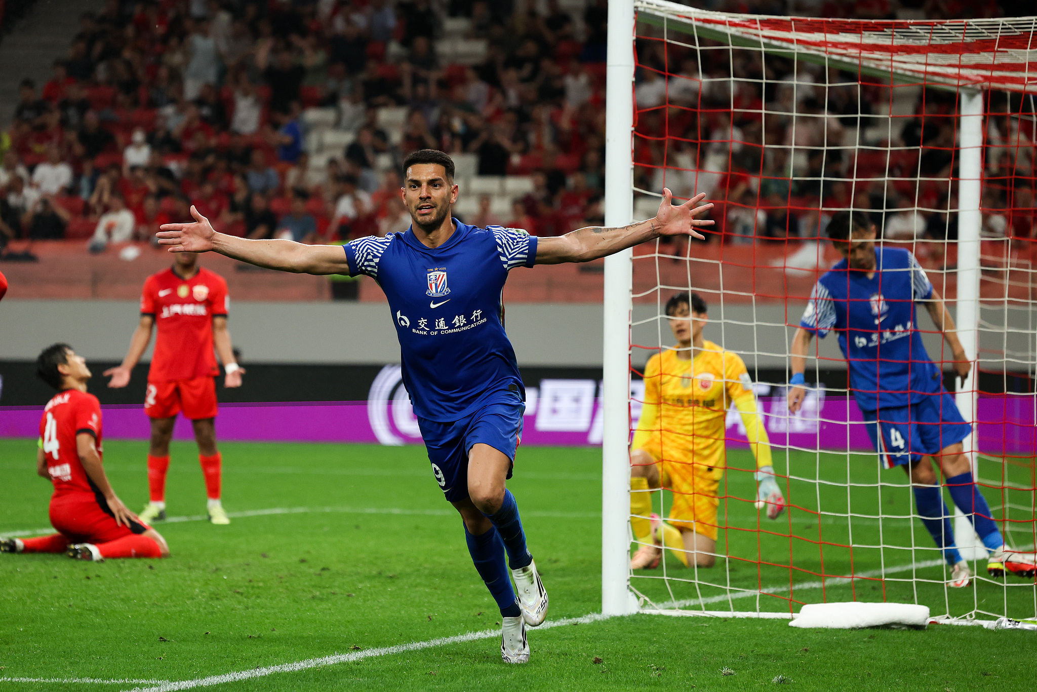 沃尔夫斯堡门将发挥出色,助球队逆转取胜的简单介绍 沃尔夫斯堡门将发挥出色,助球队逆转取胜的简单介绍